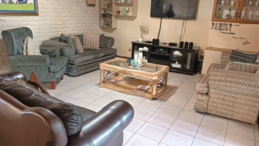 4 Bedroom Property for Sale in Beacon Bay Eastern Cape